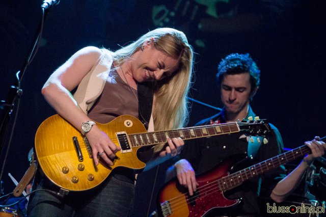 Joanne Shaw Taylor at Bluestracje 2013 (20)